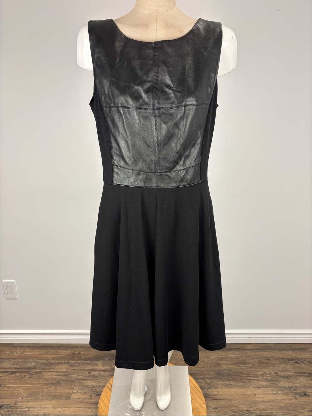 DANIER Black Leather Panel Fit & Flare Mixed Media Mid Length 10